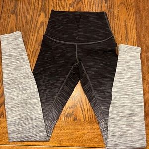 Lululemon leggings—-read description ab size